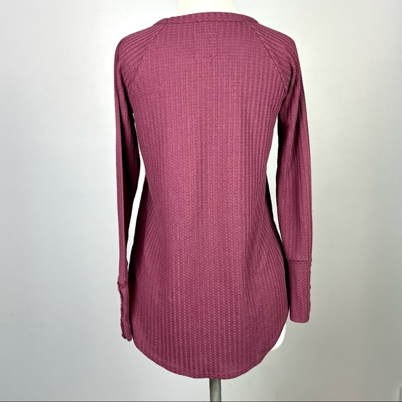 CHASER - Long sleeve Plum Waffle weave Button Cuff Shirt Small Burgundy Thermal - Picture 3 of 13